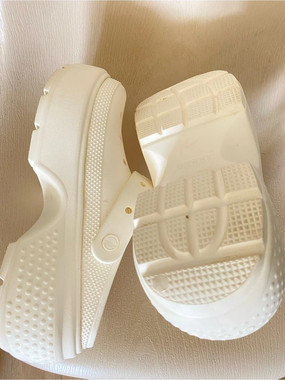 CROCS stomp clog